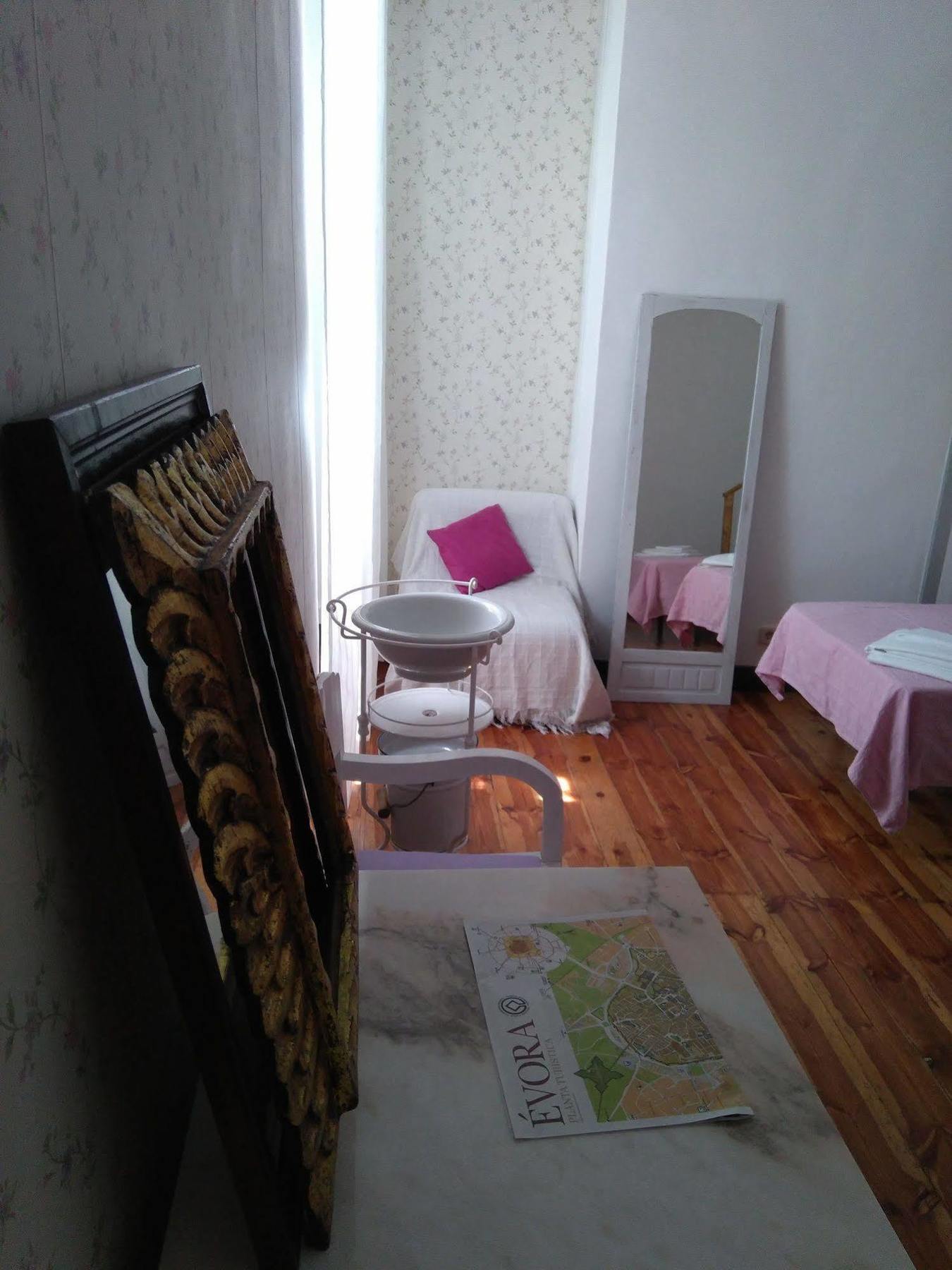 Hostel Raymundo เอโวรา ภายนอก รูปภาพ