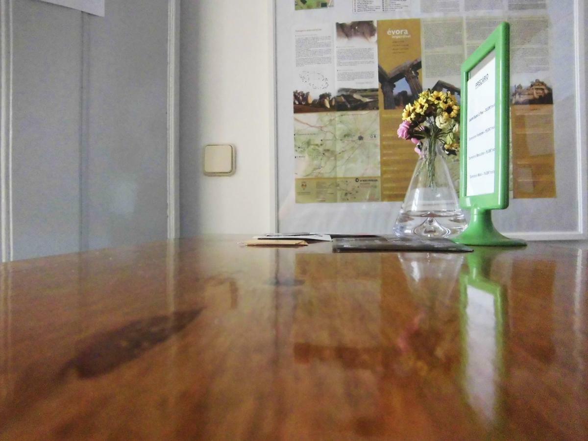 Hostel Raymundo เอโวรา ภายนอก รูปภาพ